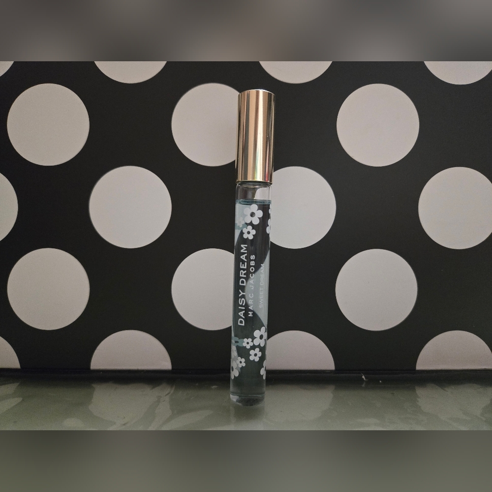 ✨️MJ Daisy Dream EDT Rollerball✨️